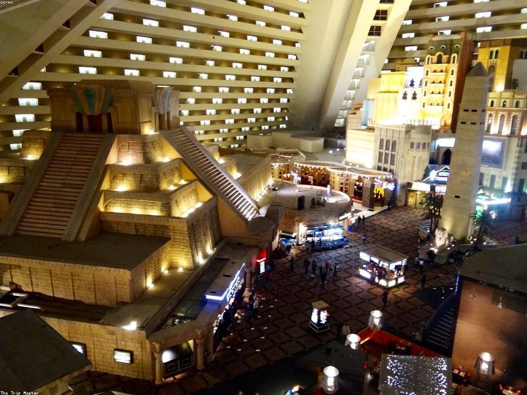 យុទ្ធសាស្ត្រ​កាស៊ីណូ ក្នុងការប្រកួតប្រជែង