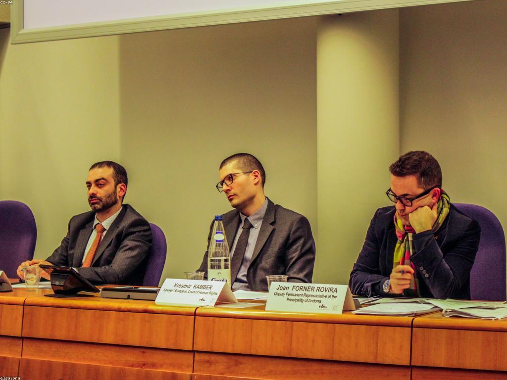 វិស័យ និងច្បាប់៖ អ្វីដែលអ្នកត្រូវដឹង